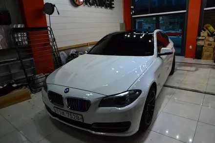 대전 카스킨+오렌지 카스킨+BMW 520d+루프스킨+글로스 블랙+뒷범퍼 디퓨저 부분랩핑+사틴블랙 / 대전 유성구 원신흥동