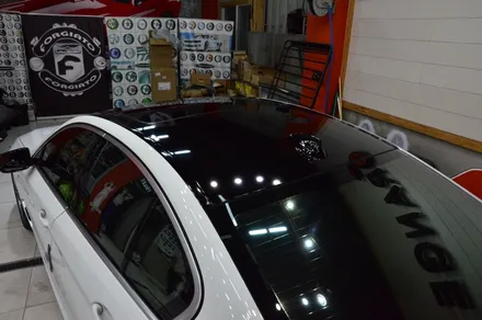 대전 카스킨+오렌지 카스킨+BMW 520d+루프스킨+사이드미러+유광블랙+카본블랙 / 대전 유성구 원신흥동