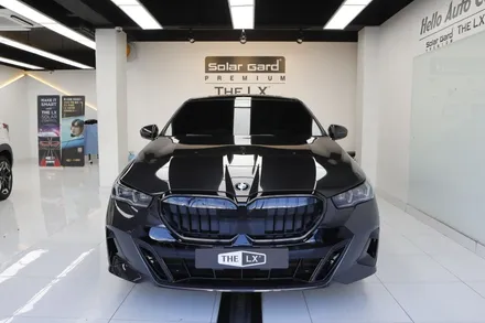 BMW 5시리즈 아이코닉글로우 랩핑(520i 530i 그릴랩핑)