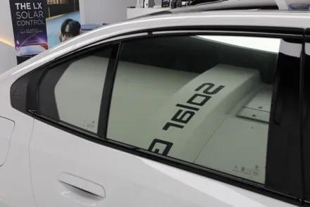 bmw G60 520i 솔라가드 보그 썬팅 헬로오토 에서 했어요.