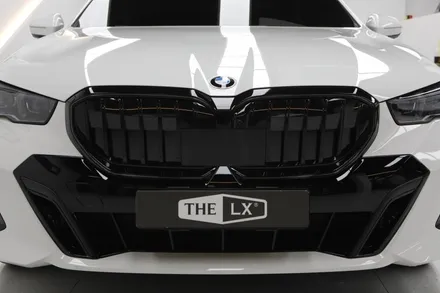 BMW 5시리즈그릴 랩핑(BMW아이코닉글로우)