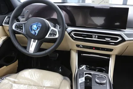BMW 3시리즈 페이스리프트 출고 후 고객들이 가장 많이 찾은 곳(더엘엑스 부평)