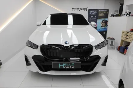 BMW 5시리즈 아이코닉글로우 그릴 랩핑(헬로오토)