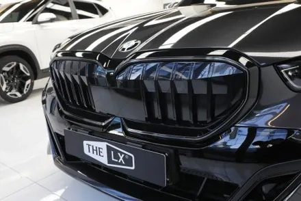 BMW 5시리즈 아이코닉글로우 랩핑(520i 530i 그릴랩핑)