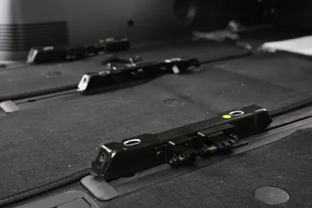 카니발 3열 탈부착 레일 개조 캠핑 차박에 가장 적합한 아이템 헬로오토에서 장착 완료
