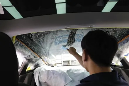 테슬라 모델3썬팅 솔라가드프리미엄 티타늄 시공 신월점에서 바로 가능