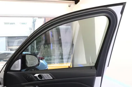X7썬팅 BMW G07 M50i 솔라가드프리미엄 퀀텀 시공 신월점 에서 완벽하게