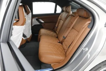 솔라가드 LX 입은 BMW 기함 740i 모습 살펴보기