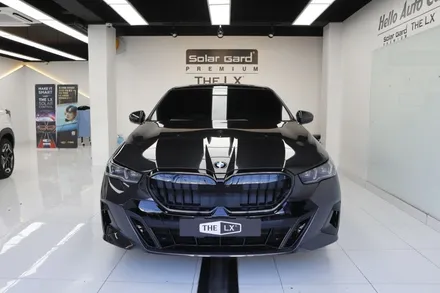 BMW 5시리즈 아이코닉글로우 랩핑(520i 530i 그릴랩핑)