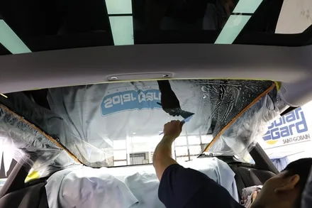 테슬라 모델3썬팅 솔라가드프리미엄 티타늄 시공 신월점에서 바로 가능