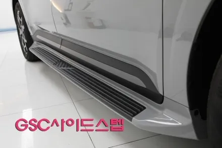 더뉴카니발 하이브리드 사이드스텝 장착(GSC사이드 스텝)