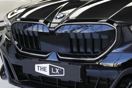 BMW 5시리즈 아이코닉글로우 랩핑(520i 530i 그릴랩핑)