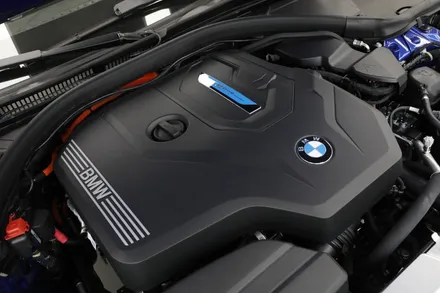 부천 썬팅 전문점 BMW 330e 솔라가드 LX 시공으로 여름 준비!