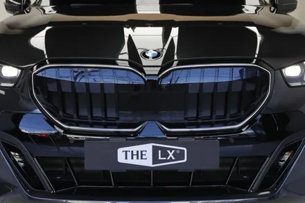 BMW 5시리즈 아이코닉글로우 랩핑(520i 530i 그릴랩핑)