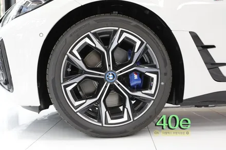 bmw i4 m50 vs e40 차이점(더엘엑스 부평직영점)