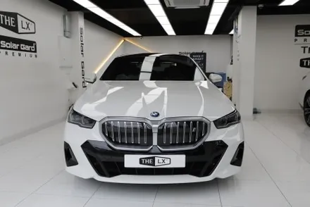 bmw i5 신차 출고 솔라가드 제니스ir 썬팅 전파간섭 걱정 없음(카슈타인)