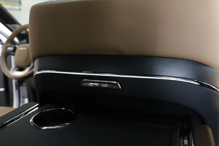 고속 무선 충전까지 되는 싼타페 시트백 테이블 편리해요(NX5)