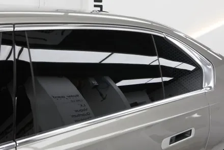 솔라가드 LX 입은 BMW 기함 740i 모습 살펴보기