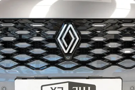인천 그랑콜레오스 프리미엄 그릴망 일명 육각형 벌집그릴망 시공으로 소중한 차량을 보호하세요