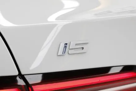 bmw i5 신차 출고 솔라가드 제니스ir 썬팅 전파간섭 걱정 없음(카슈타인)