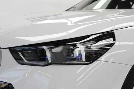 bmw G60 520i 솔라가드 보그 썬팅 헬로오토 에서 했어요.