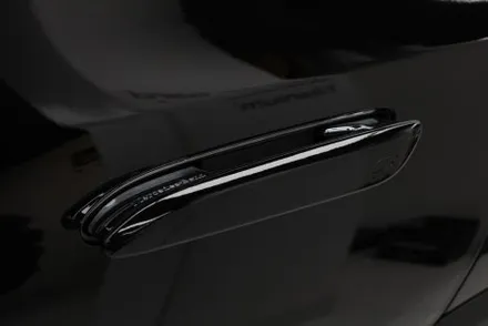 벤츠 V294 EQE SUV 크롬죽이기 작업으로 간단하게 드레스업 했어요.(카슈타인)