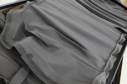 더 뉴 카니발 차박 필수품 허니콤 블라인드 설치로 프라이버시 완벽하게 보호