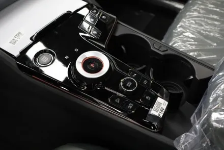 스포티지 nq5 30주년 에디션 솔라가드 퀀텀 했어요(카슈타인)