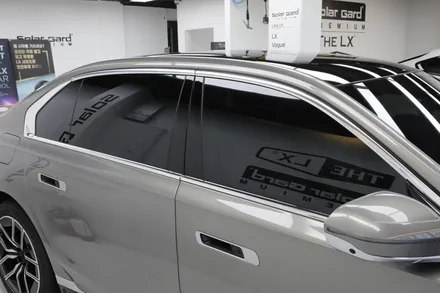 솔라가드 LX 입은 BMW 기함 740i 모습 살펴보기
