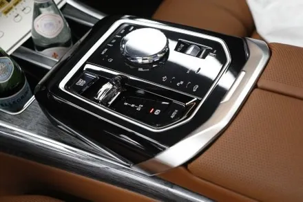 BMW 740i 에 가장 잘 어울리는 THE LX 솔라가드 프리미엄 제니스 선택