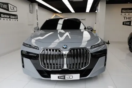 부천 BMW 전시장 에서 출고한 740i 솔라가드 퀀텀 썬팅 했어요.(카슈타인)