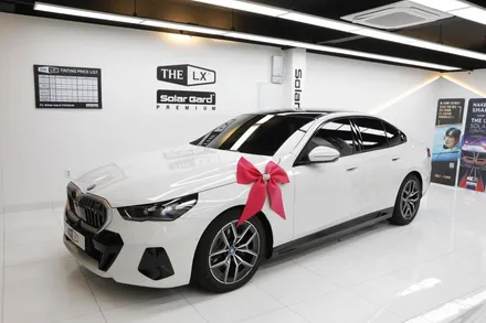 bmw i5 신차 출고 솔라가드 제니스ir 썬팅 전파간섭 걱정 없음(카슈타인)