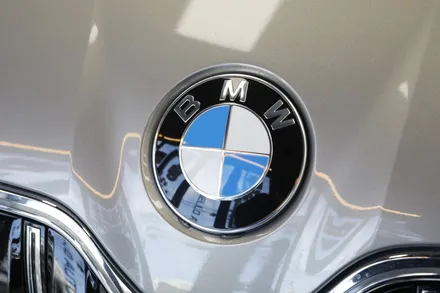 솔라가드 LX 입은 BMW 기함 740i 모습 살펴보기
