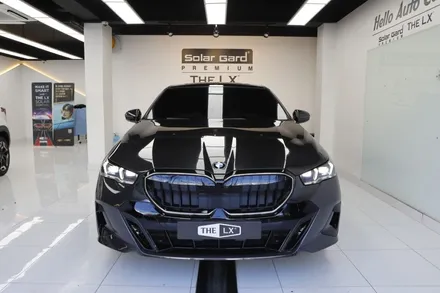 BMW 5시리즈 아이코닉글로우 랩핑(520i 530i 그릴랩핑)