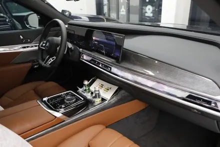BMW 740i 에 가장 잘 어울리는 THE LX 솔라가드 프리미엄 제니스 선택