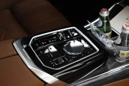 BMW 740i 에 가장 잘 어울리는 THE LX 솔라가드 프리미엄 제니스 선택