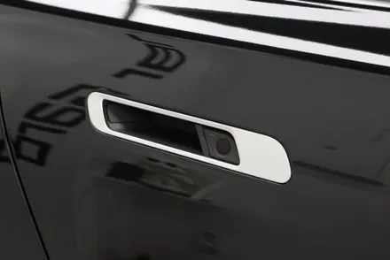 구로 랩핑 BMW 신형 7시리즈 크롬죽이기 멋지게 변신중