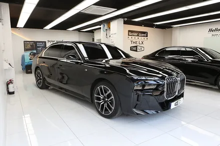 구로 랩핑 BMW 신형 7시리즈 크롬죽이기 멋지게 변신중