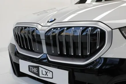 bmw G60 520i 솔라가드 보그 썬팅 헬로오토 에서 했어요.