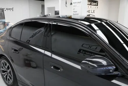 BMW 5시리즈 아이코닉글로우 랩핑(520i 530i 그릴랩핑)