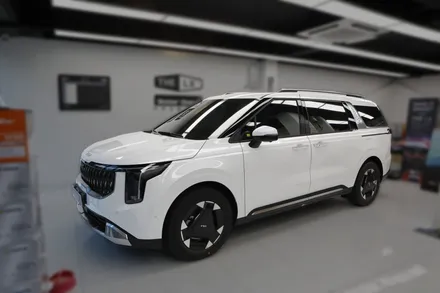 일산 더 뉴 카니발 하이브리드 9인승 3열 탈거 레일 시공 차박 준비 완료!
