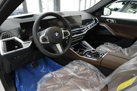 BMW X6 40i 빠른 출고로 기분 좋은 카라이프 즐기세요