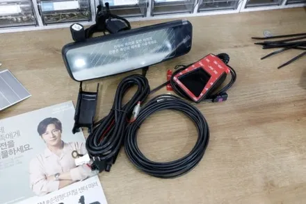 카니발 디지털룸미러 순정 옵션? 알파드에도 시공하는 원테이크 센터 미러 설치하고 안전한 후방 시야 확보하세요.