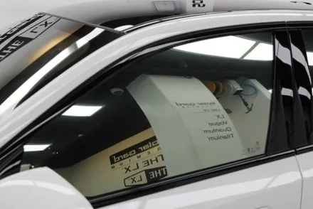 bmw G60 520i 솔라가드 보그 썬팅 헬로오토 에서 했어요.