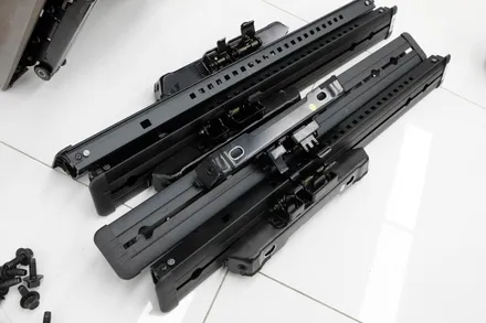 카니발 3열 탈부착 레일 캠핑 차박 필수 레일 작업