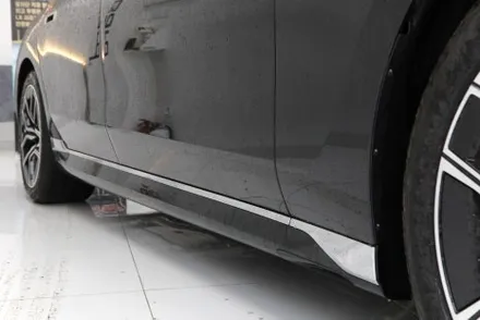 구로 랩핑 BMW 신형 7시리즈 크롬죽이기 멋지게 변신중