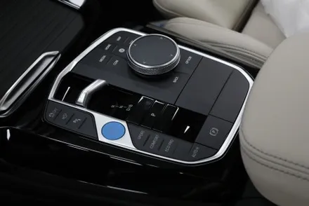 용산 썬팅 BMW iX3 솔라가드 LX 딱이야!