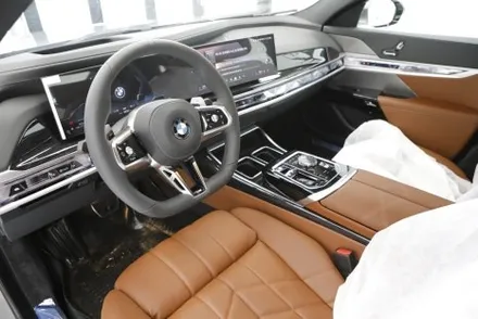 솔라가드 LX 입은 BMW 기함 740i 모습 살펴보기