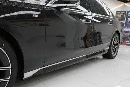 구로 랩핑 BMW 신형 7시리즈 크롬죽이기 멋지게 변신중