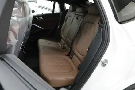 BMW X6 40i 빠른 출고로 기분 좋은 카라이프 즐기세요
